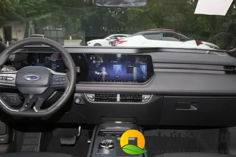 开福特蒙迪欧半年，发现它很适合家用，空间大，配置高，不后悔-3