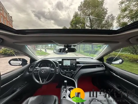 12万多拿下准新丰田凯美瑞，家用代步好选择！-1