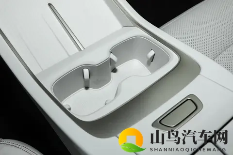 25万级SUV的海选难题:乐道L60,真的值得买吗?-2