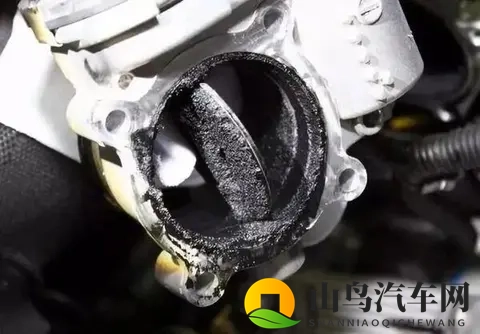 发动机进气系统积碳成因与免拆清洗技术深度解析-1