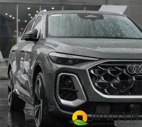 全新外观_三屏内饰，全新奥迪Q5L实车现身，搭华为驾辅_20T动力-3