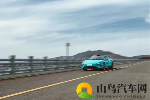 销量打脸质疑!小米SU7凭什么越骂越火?-3