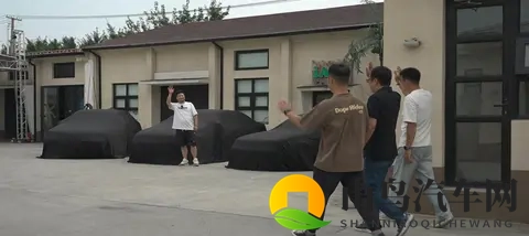 浓情驾驭迎风而行，三台老大众车的时光焕新秘密-1