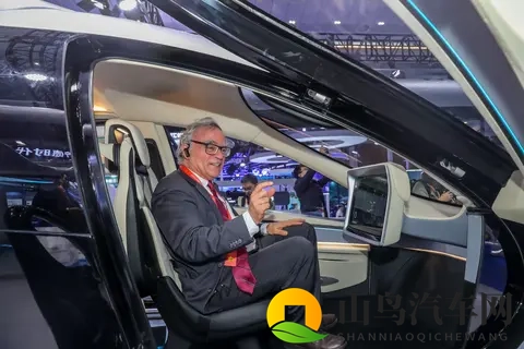 2025世界动力电池大会在四川宜宾开幕#-1