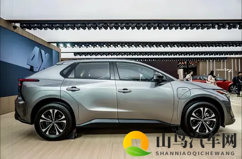 续航飙到752公里！广汽丰田铂智4X大升级！这次丰田终于不再佛系-1