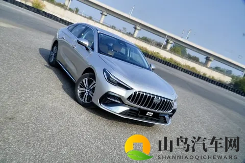 年轻人选车的版本答案?吉利银河星耀6的真实感受!-1