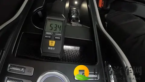 刷到测试场对比视频：航海家水杯稳如动画，分贝差得太明显-2