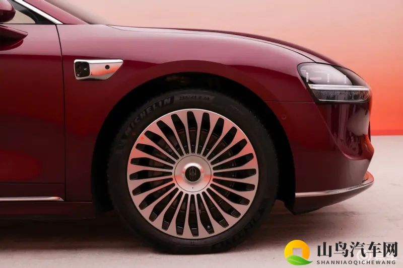 新款享界S9：以智能驾驭未来，重塑豪华出行新标杆-1