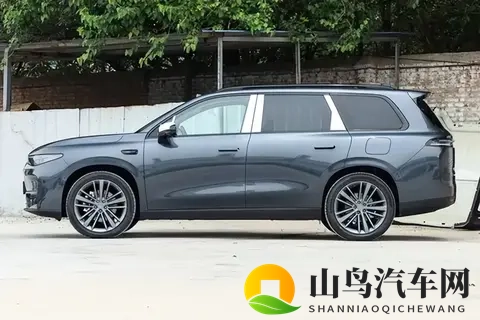 156寸后排大屏+六座布局,这台增程纯电SUV真香价开售-2