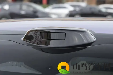 东风奕派eπ007+上市 限时焕新价1399万元起-2