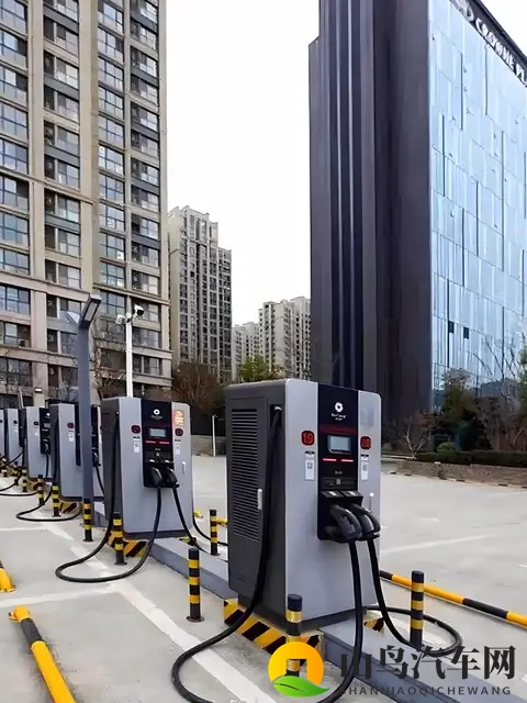济南明确新能源汽车收费规范:充电服务费与电费外不得加收停车费-2