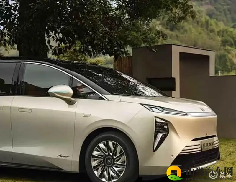 别克世纪混动版预告图 将年内上市-1