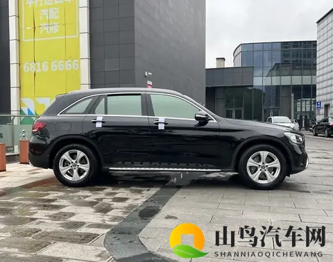 19万拿下昆明一手黑武士，20款奔驰GLC260L，家用代步好选择-3