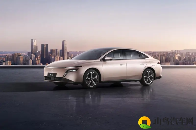 日产N6携180km纯电续航+质保,硬刚秦L_银河A7-1