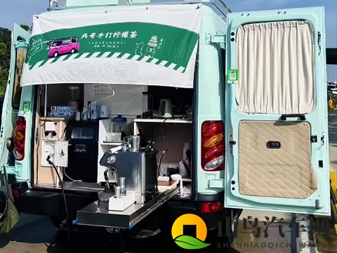 边旅行边摆摊，依维柯宝迪改装移动店铺露营车，多用途车正在崛起-2