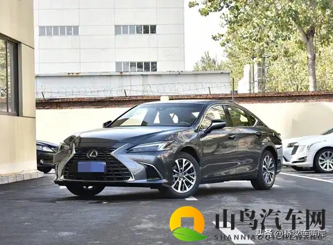 雷克萨斯ES200特别版上市 3127万贴层膜贵128万-1