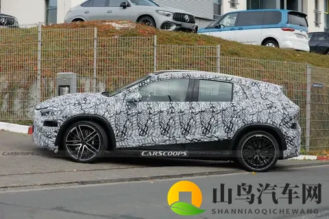 AMG纯电“小钢炮”GLA EQ谍照曝光：消息称500马力，还有漂移模式-2