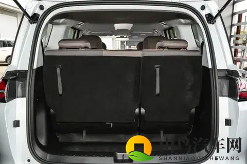 10万级MPV新答案!家用带娃超省心,带电动侧滑门-2