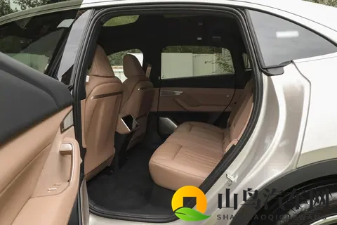 乐道 L60 长续航版：25 万级纯电 SUV 的均衡之道，家庭用户的理想之选-2