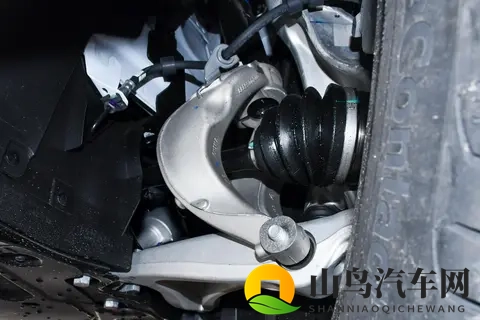 20万级全能SUV，配全时四驱+5年0息，家用再合适不过了-1