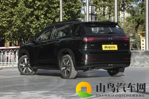 12万级SUV!标配大6座+双独悬,还有超长续航,AION i60香不香?-3