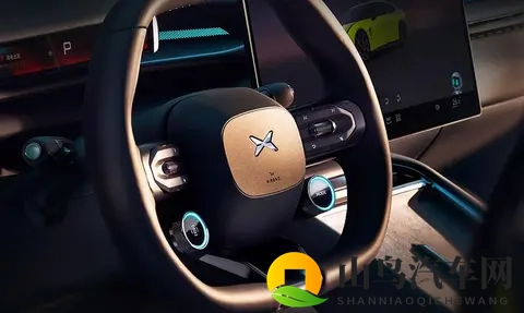 帅气不输小米SU7，小鹏P7新车登场，全系标配前Brembo四活塞卡钳-2