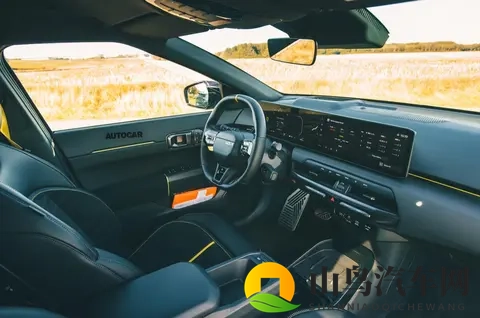 纯电小钢炮没灵魂？起亚EV4 GT：400马力+手动模拟挡，干翻高尔夫R-1