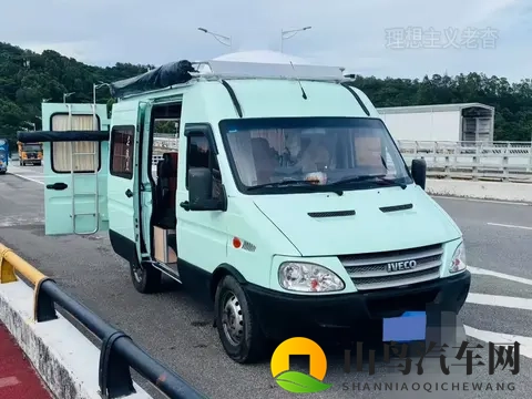 边旅行边摆摊，依维柯宝迪改装移动店铺露营车，多用途车正在崛起-1