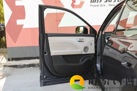 国民增程车埃安i60增程版开启预售，家人们，是不是可以冲了？-3