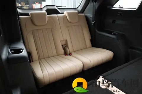 15万预算想买中型SUV？捷途山海L7 PLUS：这才是旅行小房车！-1