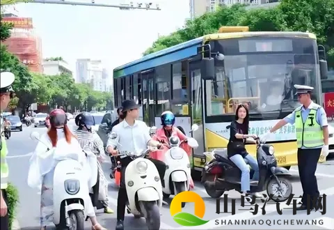 《CCC公告搅动电动车市场：42亿车主看洗牌》-2