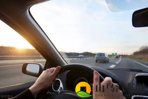 剥开两边虐花蒂玩弄尿H动漫：汽车设计,美学与实用性的完美平衡-2