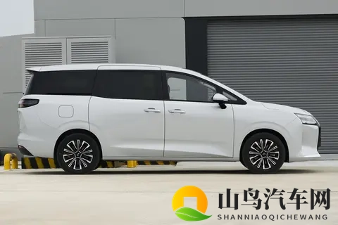 10万内MPV推荐！五菱星光730PHEV，全能舒享大7座MPV-1