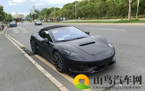 腾势Z敞篷版谍照曝光!软顶设计_32秒破百,或售30万级-2