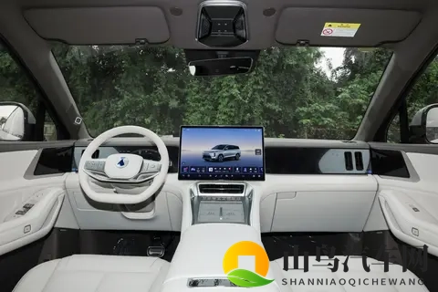 腾势 N8L 不一般!防晕车 + 强动力,家庭用车新标杆-2