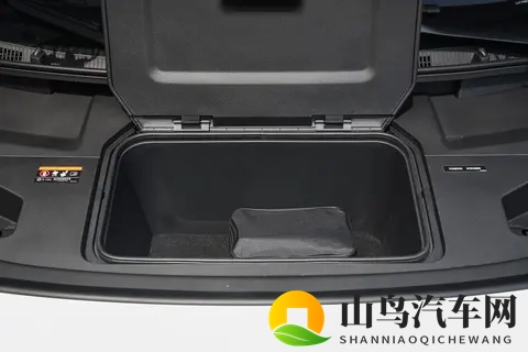 极氪009凭什么火了?11月买它划算吗?深度体验告诉你-1