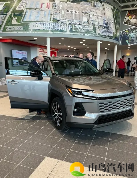 第六代RAV4全球首秀!看到外观,引起网友热议-1