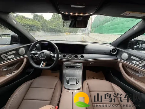 女人脱精光让人桶爽了：颠覆想象！概念车亮相，科技豪华引领未来-1