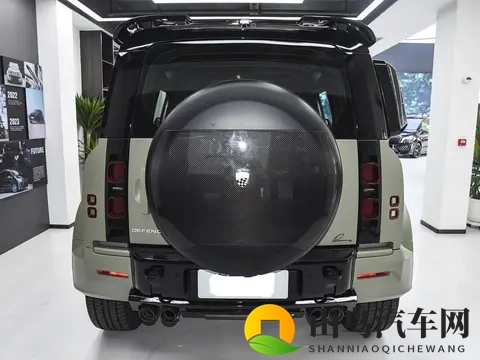 路虎版“大G”外观硬朗霸气，168万起自带越野套件，搭载30T柴油-3