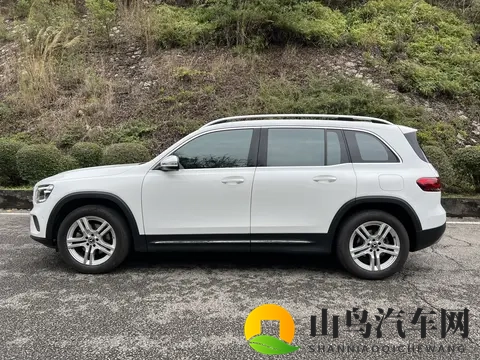 三年折半！家用奶爸看过来，白色奔驰GLB200代步优选-2