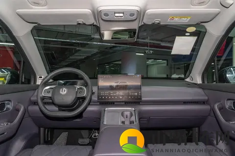 17万预算想买中大型SUV，这款车增程系统+5座布局，适合家用-3