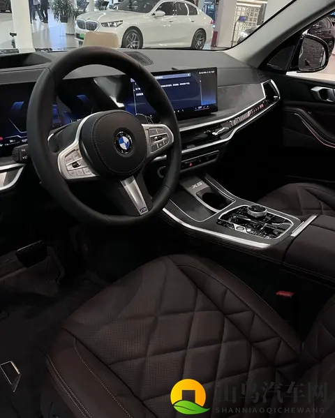 全新宝马X5惊艳亮相，全新设计风格，内饰调整，搭载30T发动机！-3