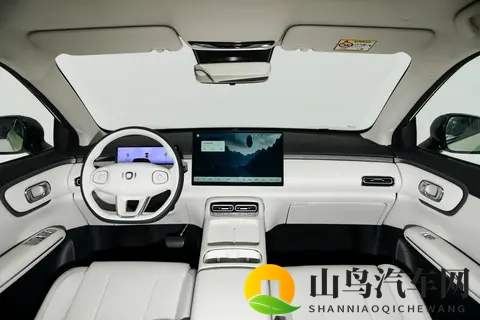 新车  或售10万元起_纯电小型SUV，长安启源全新Q05将11月21日上市-1