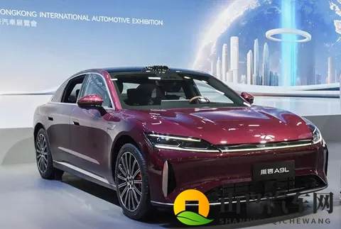 国产旗舰轿车，四座布局，搭载15T插混动力，配激光雷达+NOA辅助-2