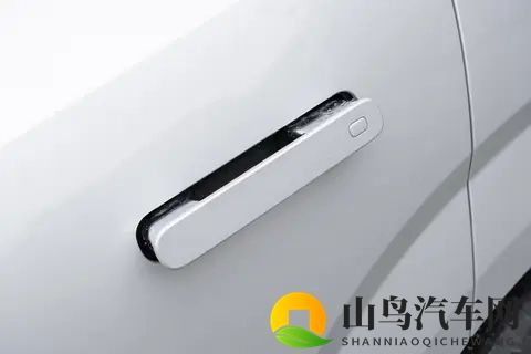 家庭出行的可靠伙伴：腾势N8L深度体验分享-3