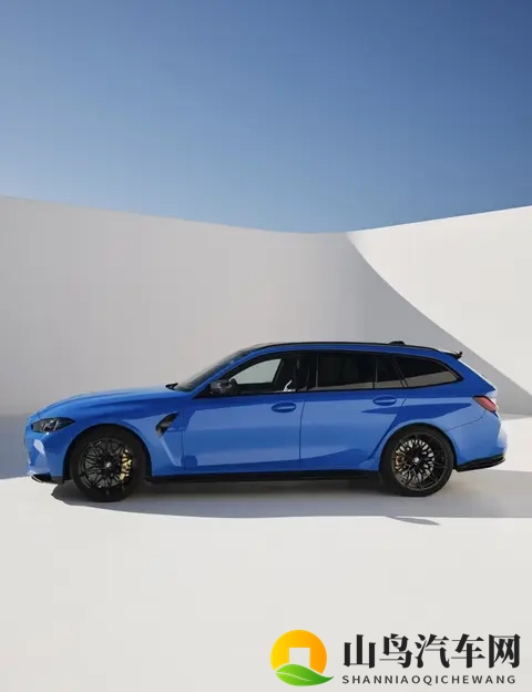 宝马M3旅行版来了，性能怪兽装下全家行李，燃油车最后的倔强-1