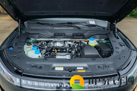 东风奕派eπ008增程超阔版：一款适合家庭使用的五座车型-3