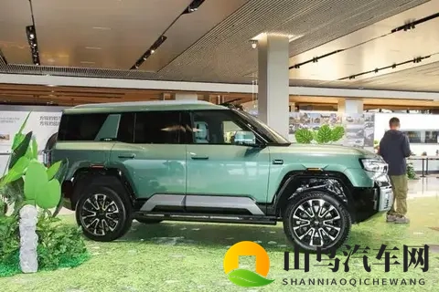 3788万元起豹8大五座版上市！第二排升级+华为A D S 4，爆款预定-3