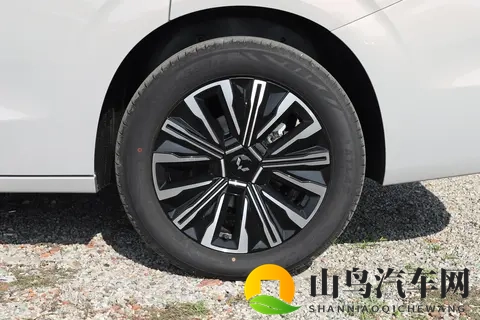 10万级家用MPV新选择，星光730综合实力值得关注-1