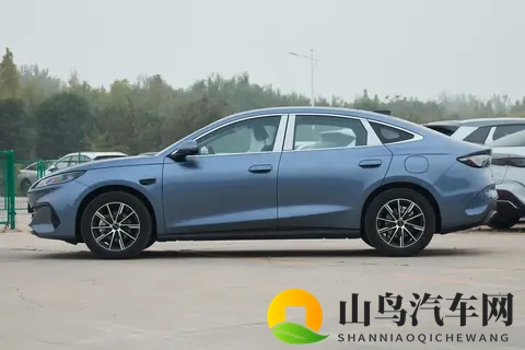 钢琴烤漆没有了！新款海豹06 DM-i实车到店，续航提升+换装怀挡-1